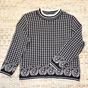 Vintage Tradition Knit Sweater – Black & White Graphic – Made in Canada – M-L